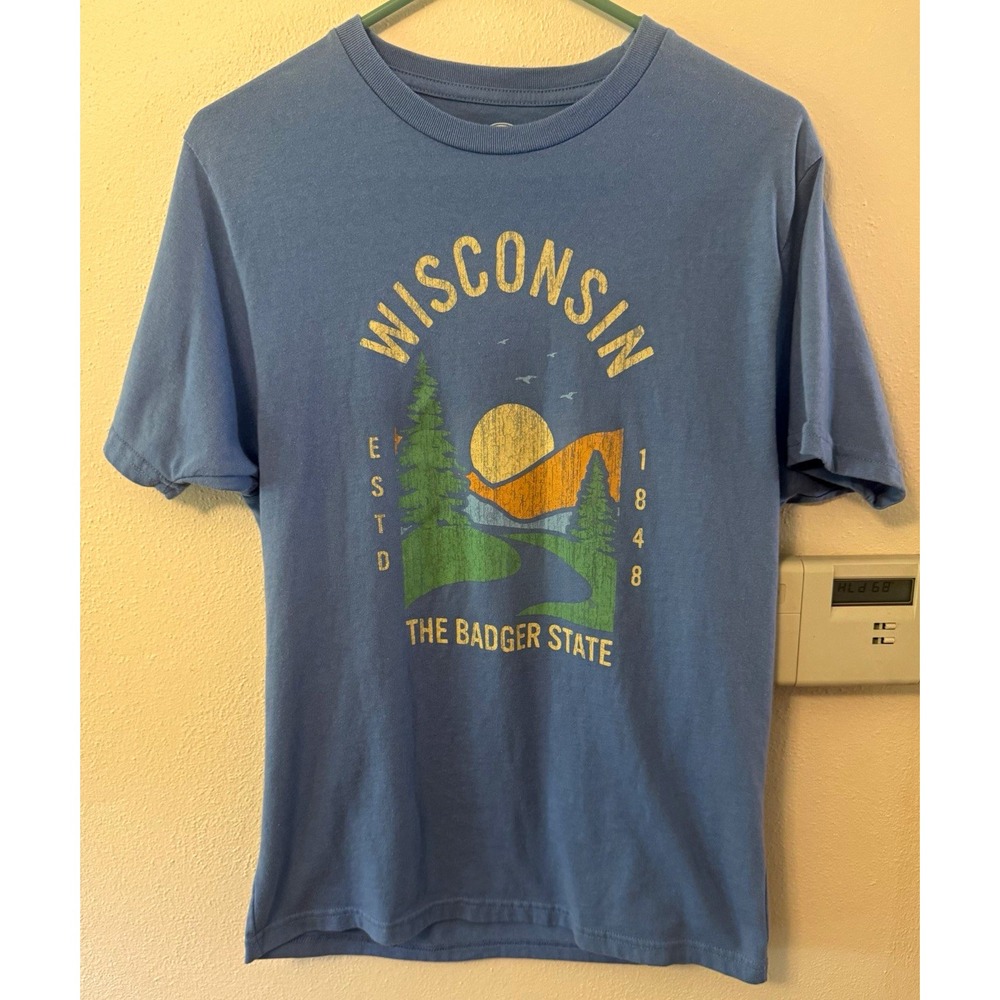 Home Free women's Blue Wisconsin Badger State Graphic Print Crew Neck T-Shirt M
